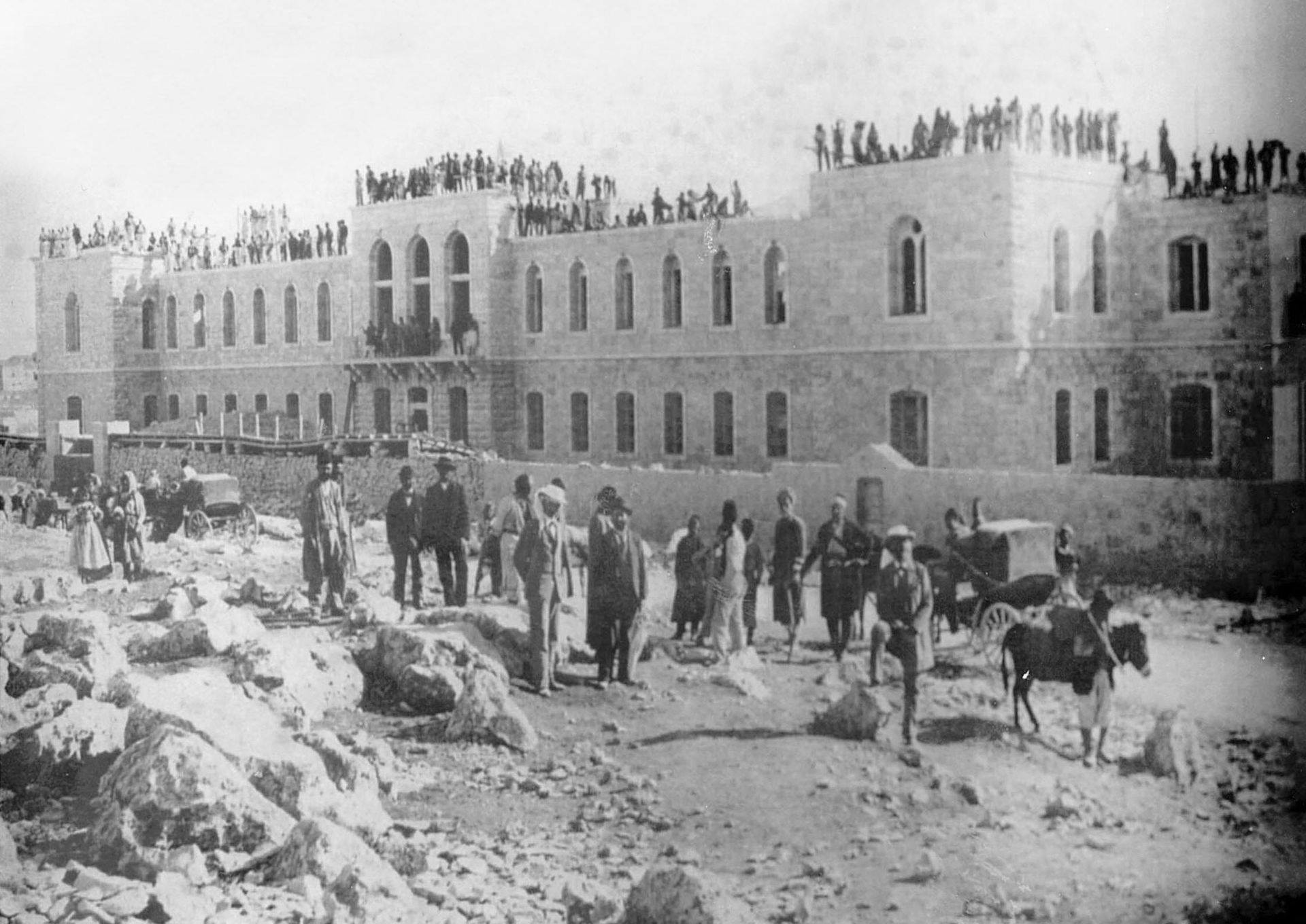 Construction of Shaarey Tzedek Hospital